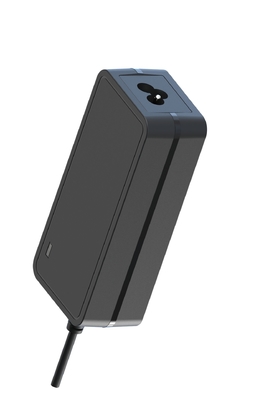 Un buon prezzo. 85% di efficienza Fornitore di alimentazione di commutazione desktop con presa USA e 100-240V di tensione di ingresso AC in linea