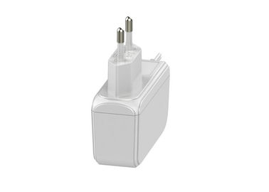 Un buon prezzo. Adattatore universale di corrente alternata Di 12 volt con 1500ma produce/18W/bianco/nero in linea