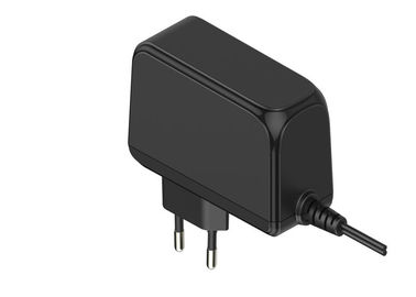 Un buon prezzo. adattatore universale di CC/CA dell'adattatore di corrente alternata Di 12V 3A per il router con il certificato dell'UL in linea