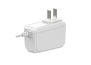 Un buon prezzo. adattatore universale di CA del supporto della parete di 15V 1A per il router, CCTV, macchina fotografica digitale in linea