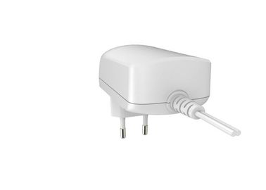 Un buon prezzo. 100 - adattatore universale 12v 2a 24w di CA di bianco 240V per l'apparecchio del sistema di posizione del router in linea