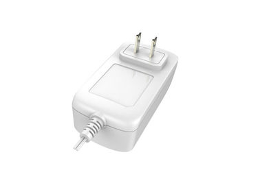 Un buon prezzo. supporto bianco della parete Di 12V 3A dell'adattatore universale di corrente alternata con il Pin degli Stati Uniti in linea