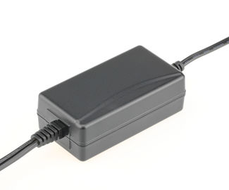 Un buon prezzo. Adattatori universale di viaggio di 60 watt adattatori portatili da tavolino di viaggio di 12 - 24 volt in linea