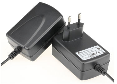 Un buon prezzo. L'adattatore di CA 0.5A-10A corrente d'uscita per gli apparecchi elettronici in linea